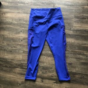 Fabletics Mila High-Waisted Pocket Capri